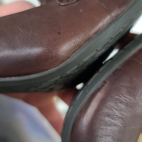 BareTraps "Savina" round toe button short heels - Picture 9 of 11